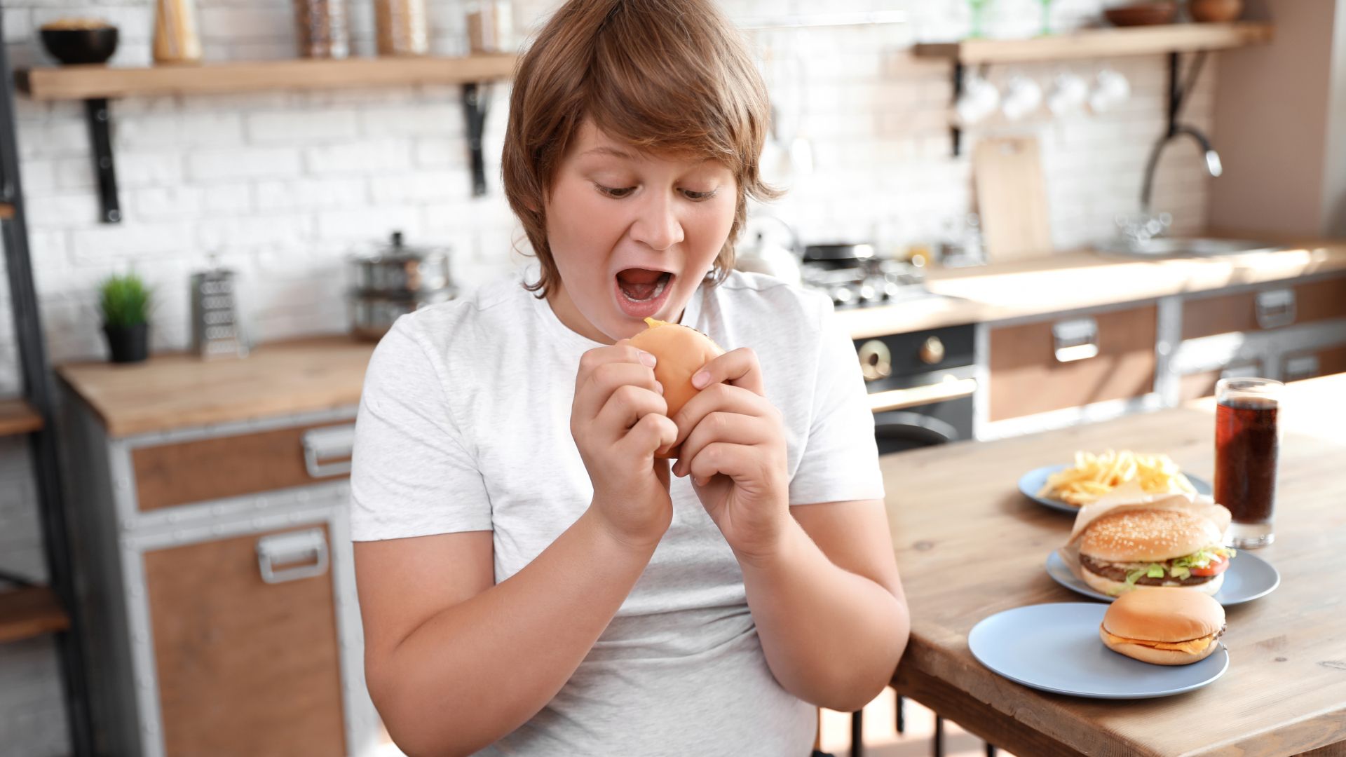 obesity-silent-pandemic-210908-fast food