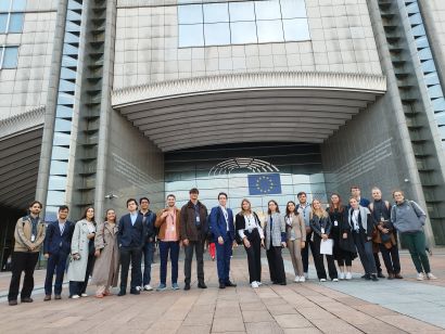 2024 September - Trainees meet each other for the 'first time' in front of the European Parliament